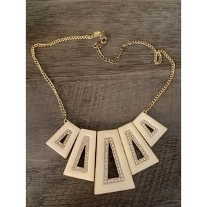 Statement necklace
